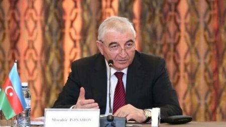 Məzahir Pənahov döyüldüyünü deyən namizədi zaldan qovdu: İclasda ara qarışdı..