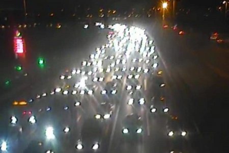 Aeroport yolunda baş vermiş avtoqəza sıxlığa səbəb olub