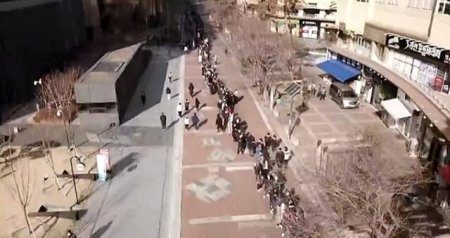 Maska üçün uzun növbələr yarandı