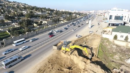 Paytaxtın girişində tıxacın aradan qaldırılması üçün genişmiqyaslı işlər aparılır