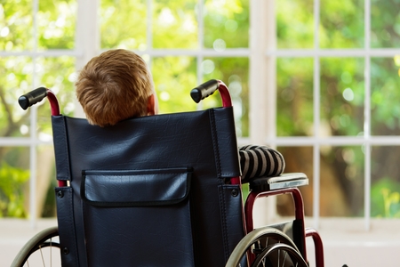 Əlil uşaqları övladlığa götürənlərə güzəştlər ediləcək Əlil uşaqları övladlığa götürənlərə güzəştlər ediləcək