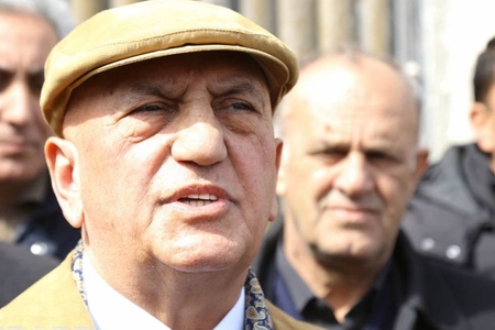 Əli İnsanov siyasətdə “batdı” Əli İnsanov siyasətdə “batdı”