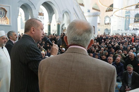 Ərdoğan: “Koronavirusa görə qucaqlaşmayaq, öpüşməyək”