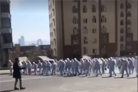 Bakı maraqlı görüntüyə səhnə oldu - VİDEO Bakı maraqlı görüntüyə səhnə oldu - VİDEO