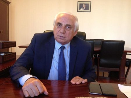 Hadi Rəcəbli sosial şəbəkələrdəki hesablarını BAĞLADI