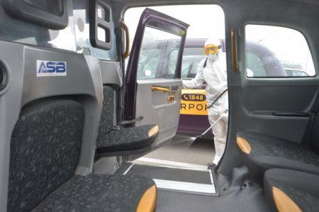 Bakı aeroportunda taksilər dezinfeksiya olunur - FOTO