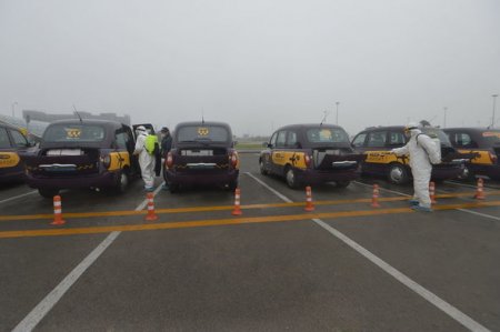 Bakı aeroportunda taksilər dezinfeksiya olunur - FOTO