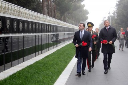 Bakıda Azərbaycan və Gürcüstan Müdafiə nazirlərinin görüşü keçirilib