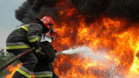 Salyanda evdə yanğın olub