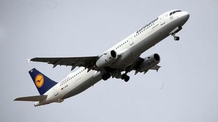 Almaniyada yeddi min uçuş təxirə salındı