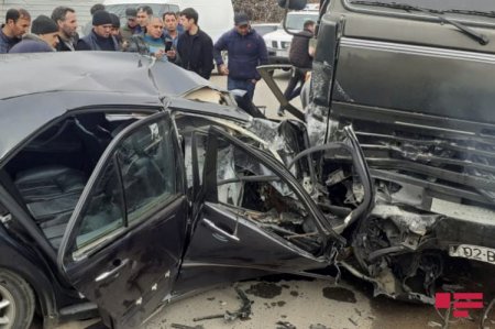 Ağcabədidə iki avtomobil toqquşub, xəsarət alan var