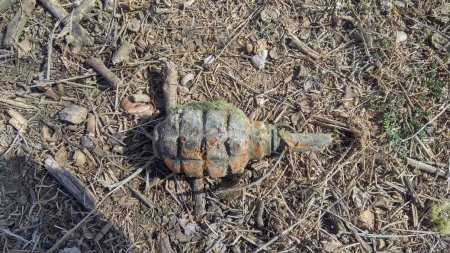 Qazaxda su kanalında əl qumbarası tapıldı