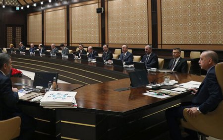 Türkiyədə bütün nazirlər koronavirusla bağlı təcili iclas keçirdi