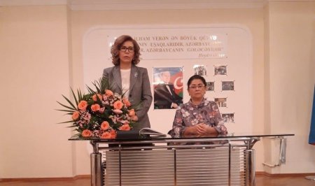 Bahar Muradova kollektivə təqdim edildi