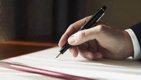 Prezident deputatı təltif etdi - SƏRƏNCAM