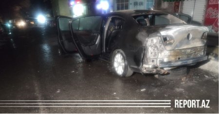 Bakıda avtomobil yandı - VİDEO