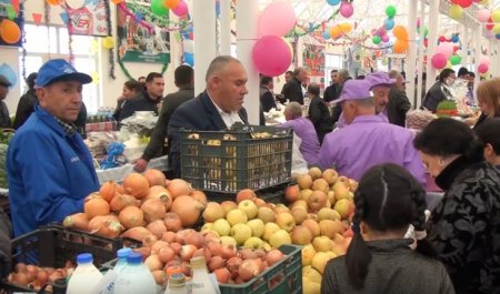 Naxçıvan şəhərində Novruz bayramı yarmarkası açılıb