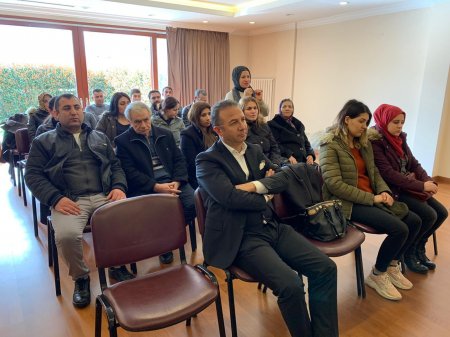 Türkiyədə qanunsuz yaşayan azərbaycanlılara vəsiqələr verildi