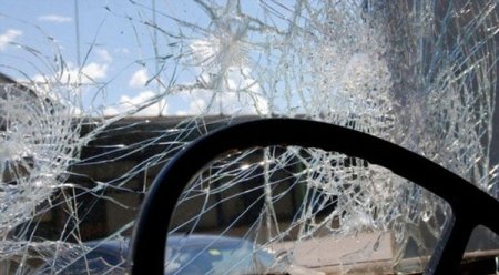 Şəmkirdə yol qəzasında 1 nəfər ölüb, 2 nəfər yaralanıb