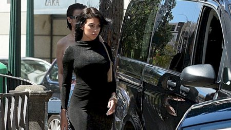 Ronaldonun sevgilisi karantin qaydalarını pozdu