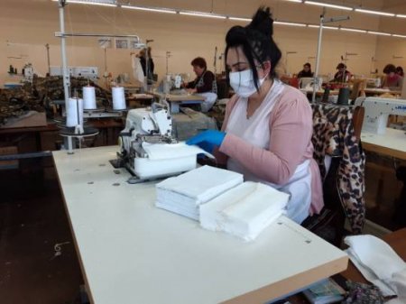 Ermənilər Xankəndində tibbi maska istehsal etməyə başladı...