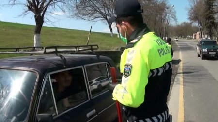 Koronovirusla mübarizə məqsədilə Yol Polisi maraqlı aksiya keçirdi - FOTO