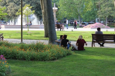 Azərbaycanda qrup halında toplaşmağa qadağa qoyuldu - RƏSMİ