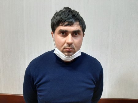 Bakıya maşının “baqaj”ında girmək istəyirdi, saxlanıldı - Fotolar