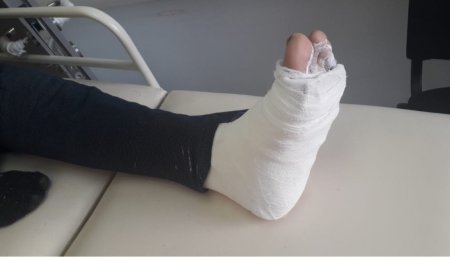 Ucarda usta yıxılaraq xəsarət aldı - FOTO