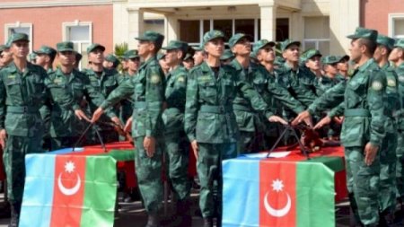 Azərbaycanda hərbi xidməti bitirənlər evə buraxılmayacaq
