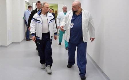 Ötən həftə Putinlə görüşən baş həkim koronavirusa yoluxdu - Fotolar