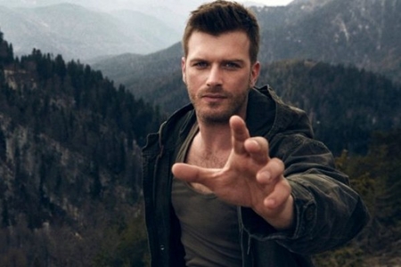 Kıvanç Tatlıtuğ xəstəxanaya yerləşdirildi - VİDEO