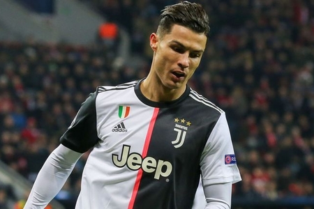 Ronaldu Messini qabaqladı, tarixin ən yaxşı futbolçusu seçildi