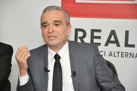 İlqar Məmmədova 234 min təzminat ödəniləcək - ReAL sədri bəraət aldı