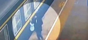 Koronavirusun Uhanda qəsdən yayıldığına dair şok görüntülər - FOTO