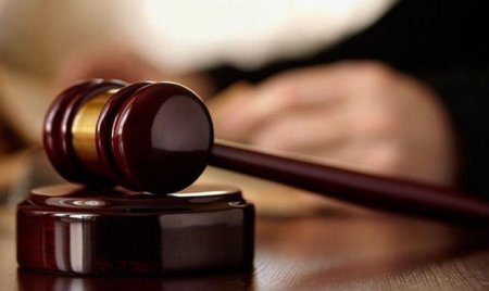 Sevgilisi ilə münasibətdə olmaq istəyən dostunu döyüb öldürdü - MƏHKƏMƏ