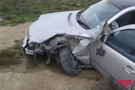 Bakıda iki avtomobil toqquşub