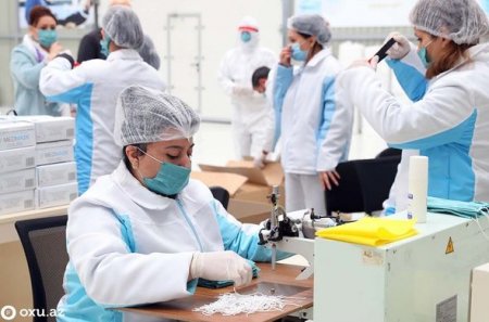 Hamının gözlədiyi tibbi maska istehsalı müəssisəsindən FOTOREPORTAJ