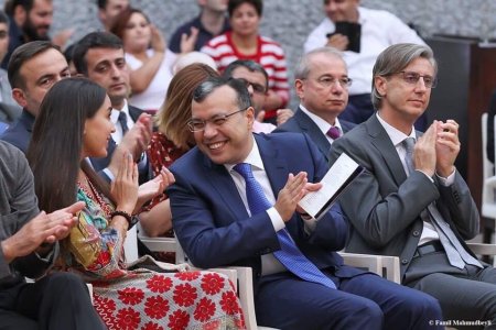 Sahil Babayev koronovirusla tutuldu: gənc nazir necə ifşa olunur?