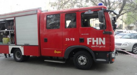 Lənkəranda ikimərtəbəli ev yanıb