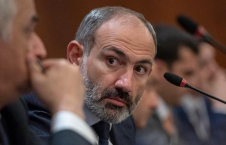 Paşinyan-kilsə savaşı pik həddə: Rus mediası sirləri açdı