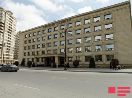 İqtisadiyyat Nazirliyi işçi saylarının ixtisarına yol verilməməsi barədə xəbərdarlıq edib