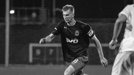 Rusiyalı futbolçu məşq zamanı öldü