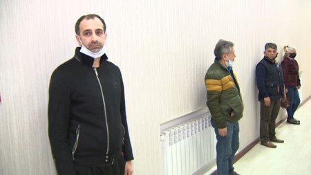 Bakıda bu gözəllik salonu karantinə rəğmən işləyirmiş - FOTO