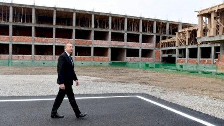 Prezident məcburi köçkünlər üçün tikilən binalarda olub - Yenilənib+Fotolar