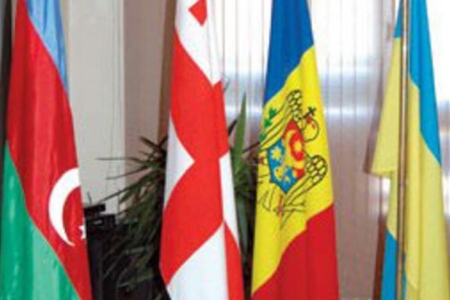 Kremldə hakimiyyət dəyişikliyi, Azərbaycan hansı ölkələrlə birgə “üçlər” müharibəsinə başlayır?-rusiyalı şərqşünasdan şok iddialar