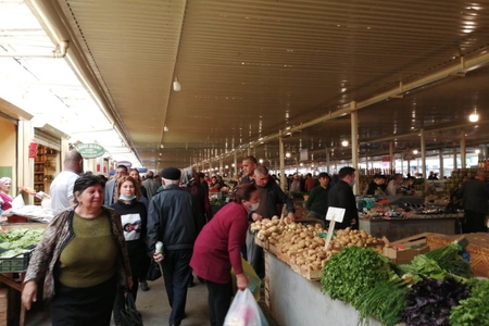 Bakıda koronavirus “bazarı” - hamı oradan evinə xəstəlik daşıyır...