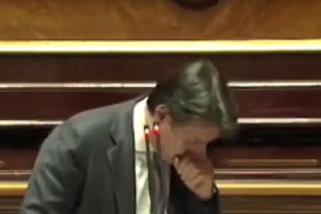 İtaliyanın baş naziri parlamentdə hər kəsi qorxutdu - FOTOLAR