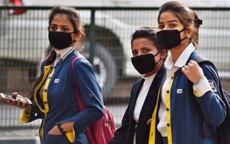 Daha bir ölkə özünütəcrid rejimini uzatdı