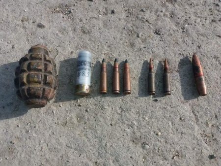 Xızıda qumbara və patronlar tapılıb